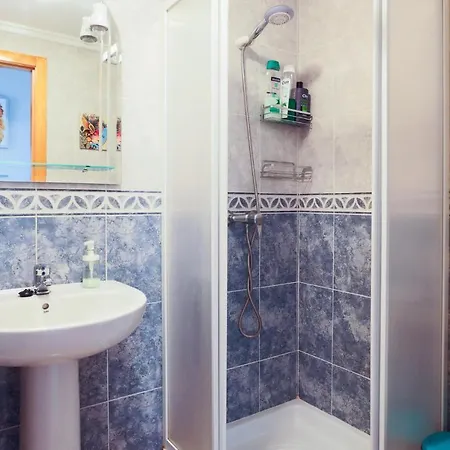 3 Bedroom In Holiday home